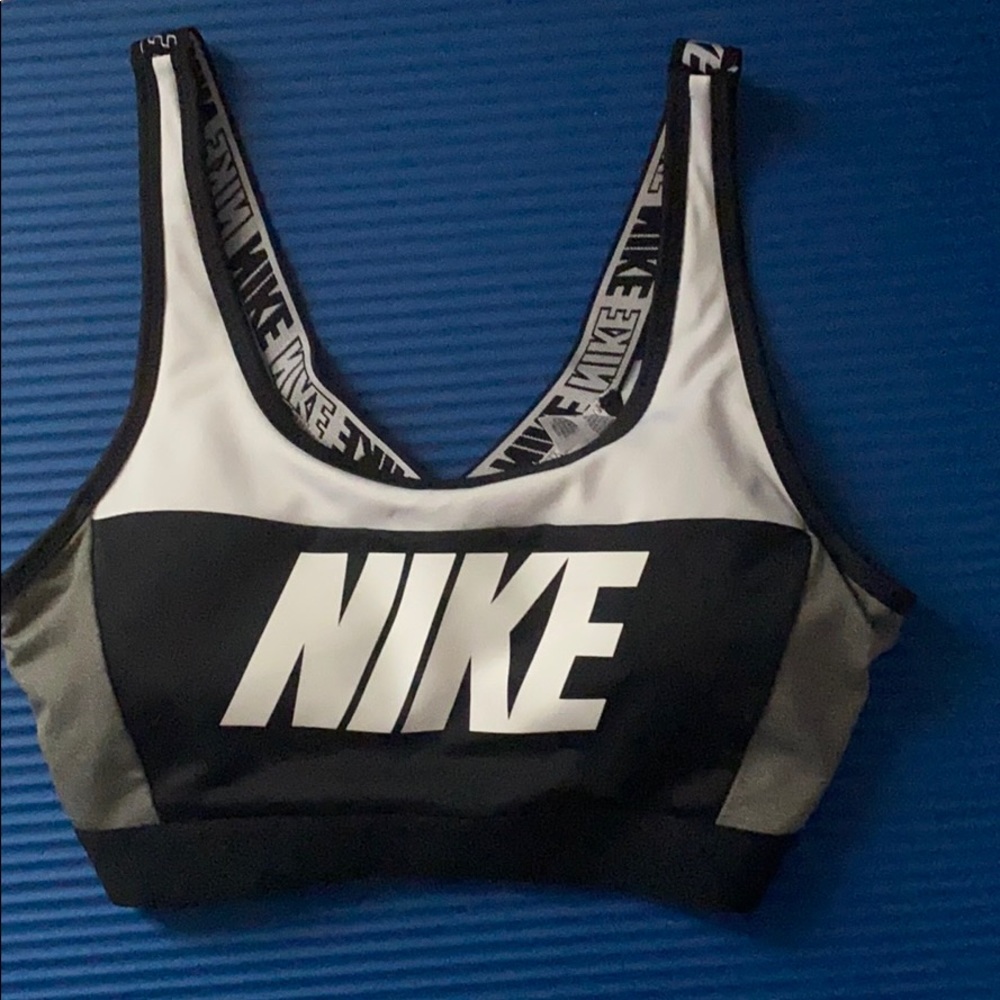 Nike women’s sports bra